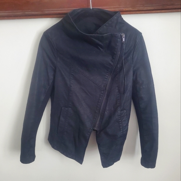 Black Jacket Women's - Picture 6 of 12